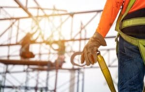 Normativas que Regulan los Trabajos en Altura en España